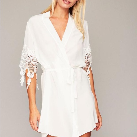 NWT Stone Cold Fox Fox Robe - Picture 3 of 5